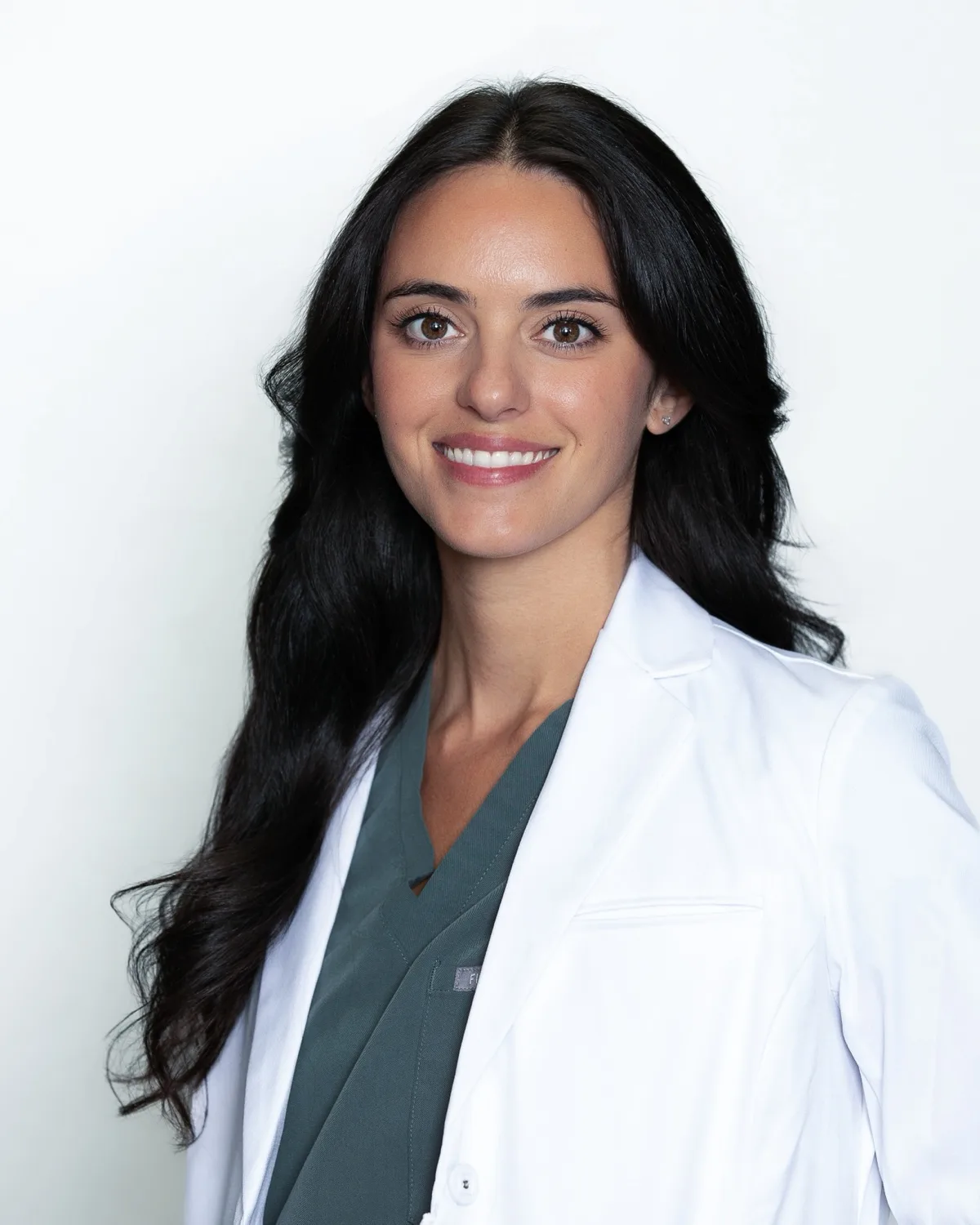 Portrait of Dr. Danielle Perna